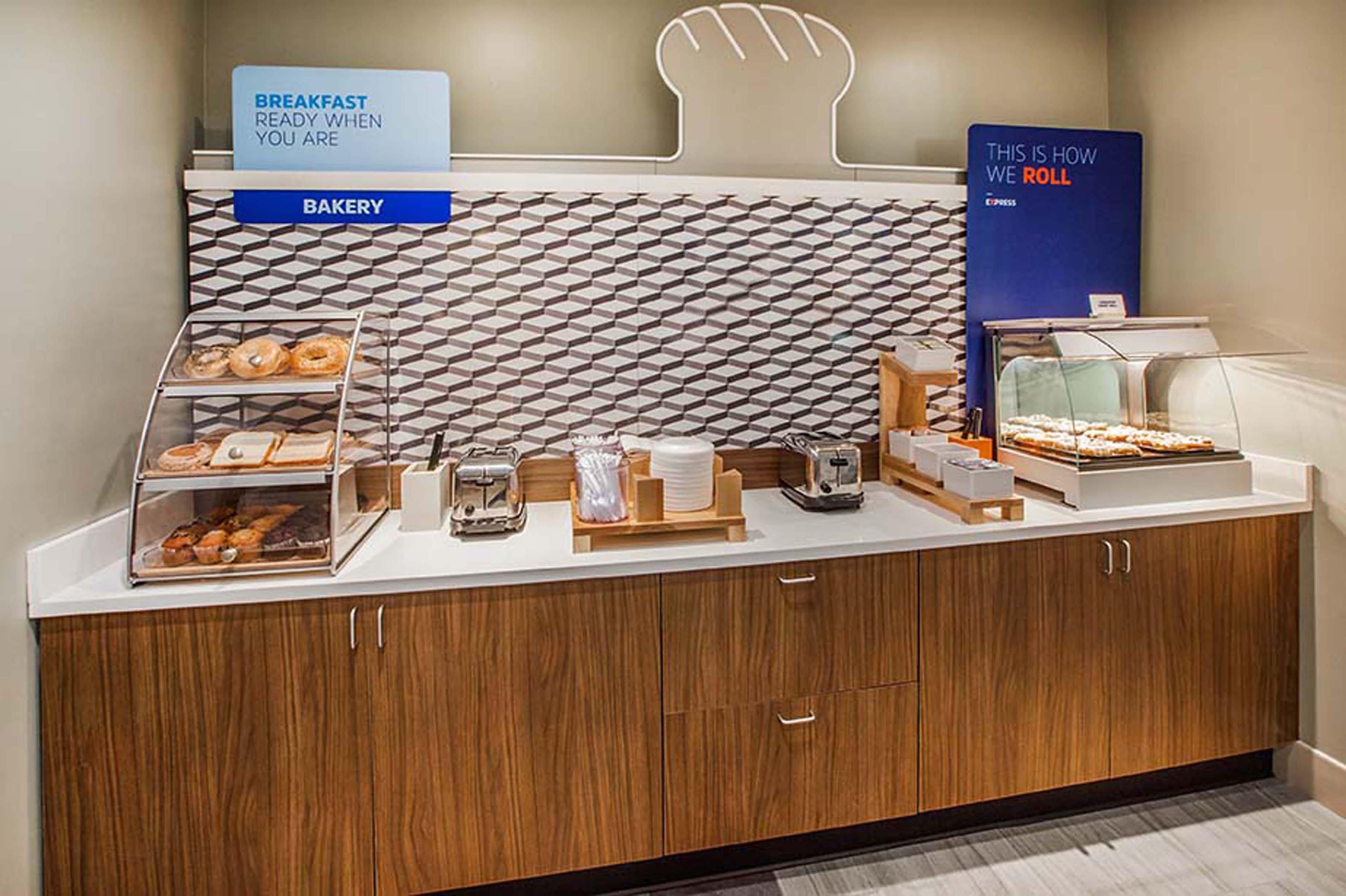 Holiday Inn Express & Suites Clovis By Ihg Екстериор снимка