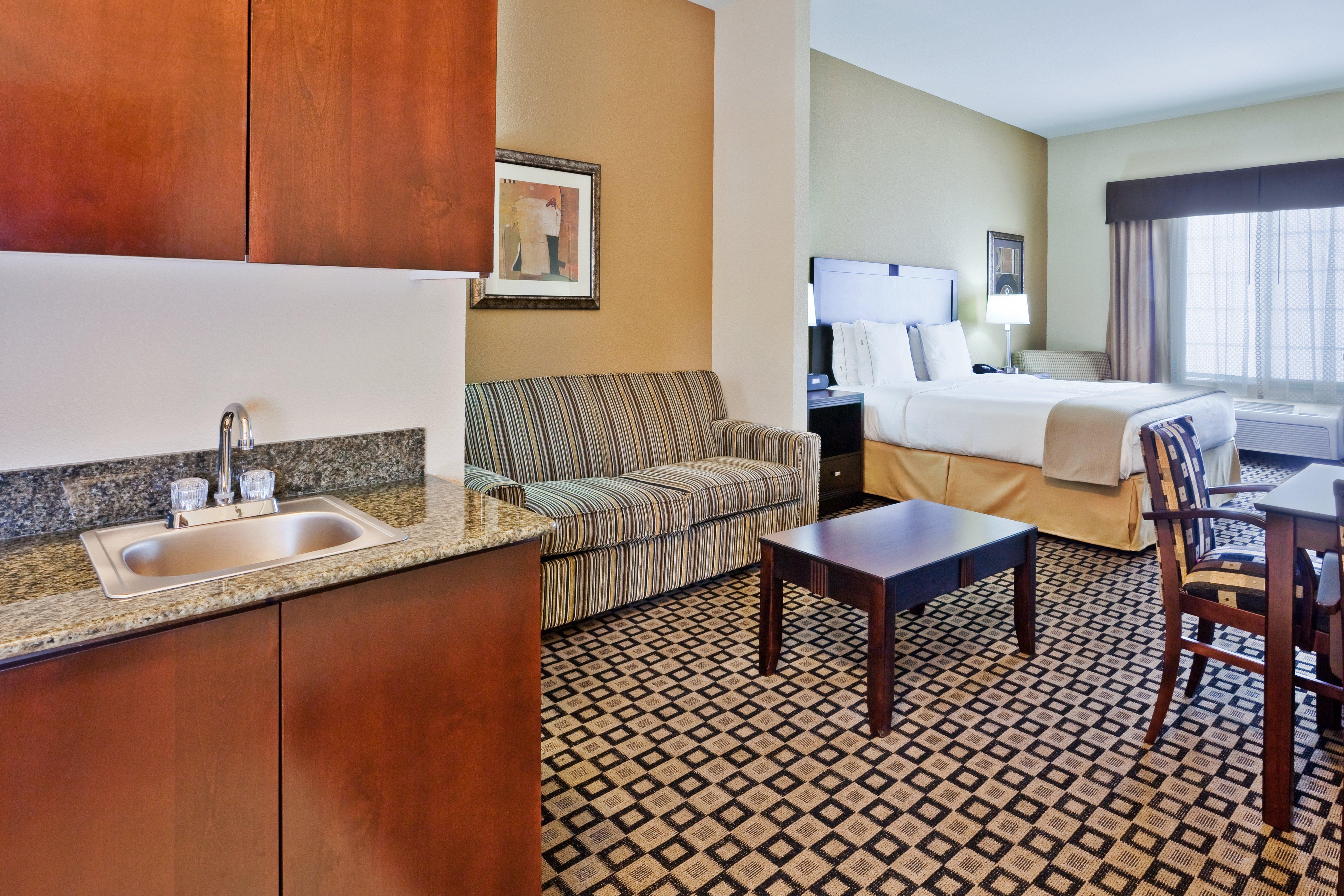 Holiday Inn Express & Suites Clovis By Ihg Екстериор снимка