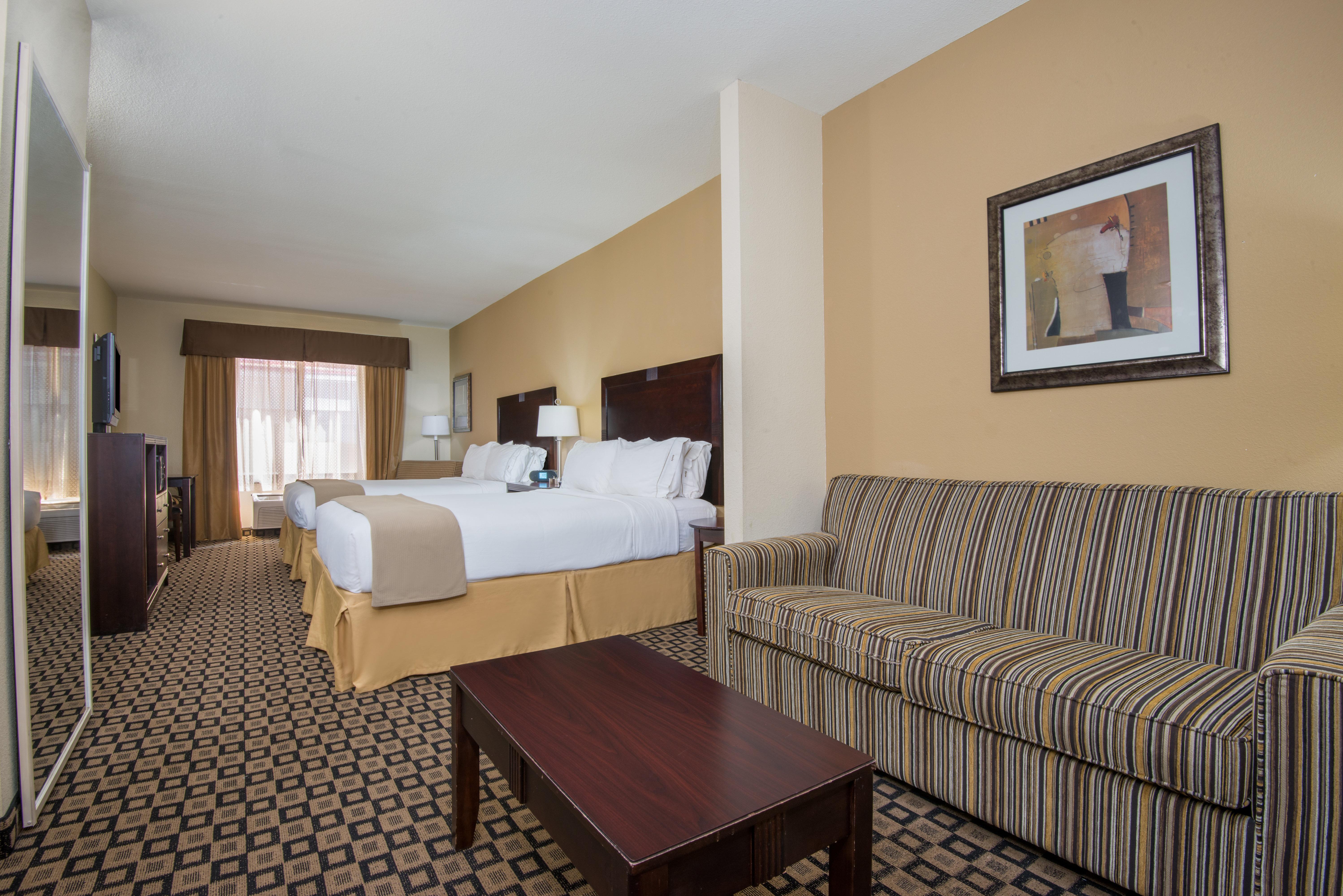 Holiday Inn Express & Suites Clovis By Ihg Екстериор снимка
